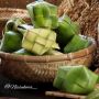 Tradisi Qunutan Bulan Ramadhan 2023 dan Rezeki Perajin Anyaman Ketupat di Cilegon