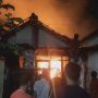 Gegara Charger Handphone Meledak, Dua Rumah di Mojokerto Ludes Terbakar