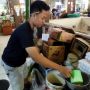 Pasca Lebaran Minyak Goreng di Pasar Muntilan Melimpah, Pedagang: Saya Jual Murah Nggak Laku