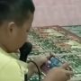 Viral Bocil Takbiran sambil Asyik Main Game, Netizen: Seimbang Dunia Akhirat