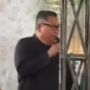 Penampakan Pria Mirip Kim Jong-un Asyik Nyanyi Dangdut di Acara Kondangan, Warganet: Judul Lagunya Rudal Bergoyang