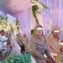 Diminta Pose Cium Kening, Pengantin Pria Malah Mau ke Bibir, Ekspresi Keluarga Jadi Sorotan: Kayak Pesimis