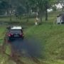 Toyota Innova Gagal Nanjak Jadi Sorotan, Publik Sebut Sopir Kurang Doa