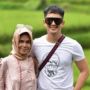 Hancurkan Hati, 6 Potret Kiki Farrel dengan Ibunda yang Sakit Kanker Usus