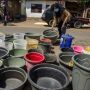 Sumur Mengering, Warga Kampung Paku Haji Cimahi Harus Keluarkan Uang Rp150 Ribu Demi Air Bersih