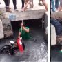 Detik-detik Penyelamatan Yamaha NMAX yang Berendam di Selokan, Pria Berkaus Hijau Jadi Pahlawan