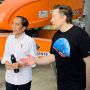 Pakai Merchandise Space X Saat Bertemu dengan Jokowi, Segini Harga Kaos Asli Elon Musk