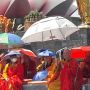 Detik-detik Waisak 2566 BE, Biksu dan Umat Buddha Berdoa Bersama di Candi Borobudur