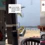 Serasa Milik Pribadi, Tinggal Jalan Selangkah Depan Halaman Rumah Langsung ada Minimarket, Netizen: Bisa Kasbon Enggak?
