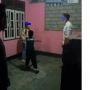 Diduga Tak Ingin Pulang, Wanita Ini Berontak Saat Dijemput Suami dan Anaknya