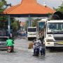 Jalan Menuju Pelabuhan Kalimas Terendam Banjir Rob