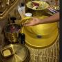 Pria Tunjukkan Rumah dengan Pintu Seng Berkarat, Dalamnya Bak Hotel Mewah, Netizen: Ternyata Aku yang Harus Dikasihani