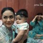Krisdayanti dan Ashanty Kompak Momong Ameena Saat Sakit, Netizen: Nenek yang Satu Lagi Sibuk Golf!