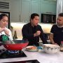 Momen Erick Thohir Kunjungi Rumah Raffi Ahmad, Lihat Koleksi Mobil Hingga Gendong Rayyanza