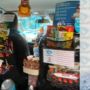 Kreatif! Sopir Taksi Viral di Surabaya Beri Layanan Menarik untuk Penumpang