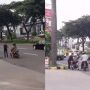 Diduga Modus Baru, Pria Minta Uang ke Pengguna Jalan Beralasan Kehabisan Bensin, Publik: Kok Bisa Kepikiran