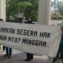 Uang Konsinyasi Tol Balsam Belum Diberikan, Warga RT 37 Manggar Geruduk Pengadilan Negeri