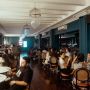 Anggap Norak Orang yang Bereskan Piring Usai Makan di Restoran, Anonim Ini Malah Kena Serang Publik