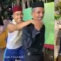 Pakai Kaus Dalam ke Pelaminan, Aksi Pengantin Pria Ini Jadi Sorotan