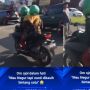 Penumpang Ojol Duduk Mepet Hingga ke Jok Pengemudi, Netizen: Mau Negur tapi Nanti Dikasih Bintang Satu