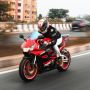 Tulisan di Belakang Kaos Pengendara Sepeda Motor Ini Bikin Orang Salfok