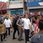 Usai Nikahkan Sang Adik, Presiden Jokowi Blusukan di Solo, Warga Malah Fokus Jan Ethes