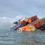 Nyaris Tenggelam, Kapal Kontainer Tujuan Singapura Miring di Tengah Laut Karimun