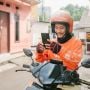 Semangat Kerja di Usia Senja, Driver Ojol Ini Terus Giat Ngaspal!