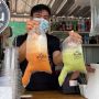Viral Penjual Thai Tea Punya Bungkus Unik, Mirip Apa Hayo?
