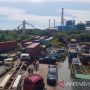 Banjir Rob Masih Terjadi, Antrean Truk Mengular Menuju Pelabuhan Tanjung Emas Semarang