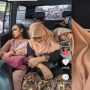 Tidur Mangap Sambil Bersandar ke Pundak Mertua, Perempuan Ini Viral dan Sukses Bikin Ngakak Warganet