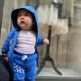 Gaya Gemas Baby Rayyanza Pakai Kostum Pisang, Tumben Harganya Low Budget