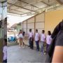 Pertama Kali ke Rumah Pacar, Cewek Disambut Meriah Keluarga Pakai Seragam