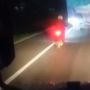 Tanpa Beban, Pengendara Motor Jalan Nyantai di Tol Jakarta-Cikampek, Sanksi Apa yang Bakal Diterima Pelaku?