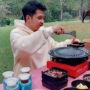 Niat Piknik Estetik, Sekumpulan Pria Ini Malah Kedatangan Tamu Kaki Empat