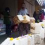 Pembeli (Masih) Antre Minyak Goreng di Magelang, Antara Subsidi Dicabut dan Banjir Rob Pelabuhan Semarang