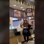 Jengkel Gegara Hal Ini, Viral Emak-emak Nekat Bawa Minyak Goreng Sendiri ke Resto Favoritnya