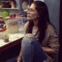 6 Potret Gaya Artis Makan di Warteg, Hannah Al Rashid Paling Asik Dilihat