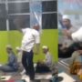Viral Aksi Pria Joget Terlalu Semangat saat Dzikir sampai Mengenai Jemaah Lain, Tuai Pro Kontra