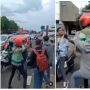 Aksi 3 Pelajar Bikin Ulah di Jalan saat Naik Honda Scoopy, Ojol Emosi Lalu Baku Hantam Terjadi