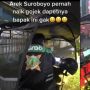 Cewek Ini Naik Ojol Unik, Motornya Ada Payung Sampai Musik Heboh
