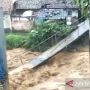 Jembatan Roboh karena Banjir Ciwidey Akan Dibangun Lagi, Ridwan Kamil Minta Anak-anak Sementara Berputar untuk Sekolah