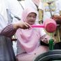 Buka Peluang Usaha Rumahan, Emak-emak UMKM Relawan Sandiaga Gelar Pelatihan Pembuatan Sabun Cuci Piring