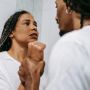 4 Tips Menyikapi Pasangan yang Abusive, Jangan Didiamkan Saja!
