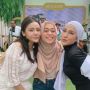 Tanggapan Cerdas Mawar AFI Dicibir Makin Tua saat Pose Bareng Bos MS Glow