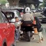 Lakukan Pelecehan ke Pengendara Jalan, Dua Bocah Ini Tuai Kecaman Netizen: Ada yang Nyuruh
