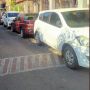 Curhat Warganet Miris Lihat Gang Sempit Dipenuhi Parkir Mobil Tetangga, Publik Geram Melihatnya