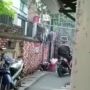 Santai Ambil Pakaian Dalam Di Jemuran, Aksi Maling Celana Dalam Terekam Kamera CCTV Di Pela Mampang