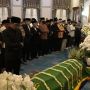 Warganet Haru Lihat Ridwan Kamil Pimpin Salat Jenazah Eril: Pak, Kuat Banget