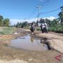 Jalan Semai Rusak Parah, Warga Desak Pemkot Singkawang Segera Lakukan Perbaikan